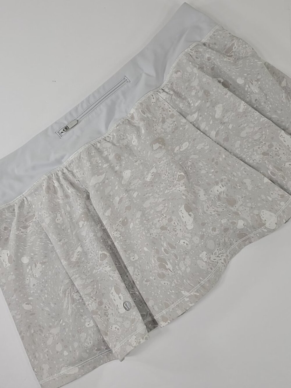 LULULEMON Pace Rival Mid-Rise Skirt Terrazzo Marble Silver WOMEN'S SIZE 14 *VGC*